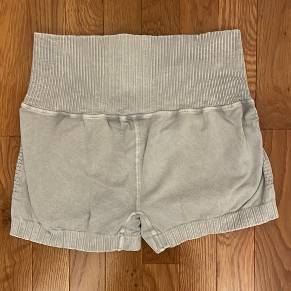 NEW! Free People Good Karma Running Shorts Ice Grey XL $48 - Picture 3 of 4